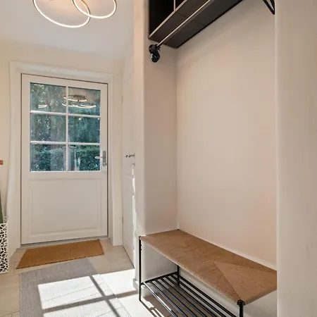 Feriehus Kugelhaus Kugellager - Besonderer Rueckzugsort In Runder Bauweise - Reduziert, Ruhig Und Naturnah Am Tollensesee