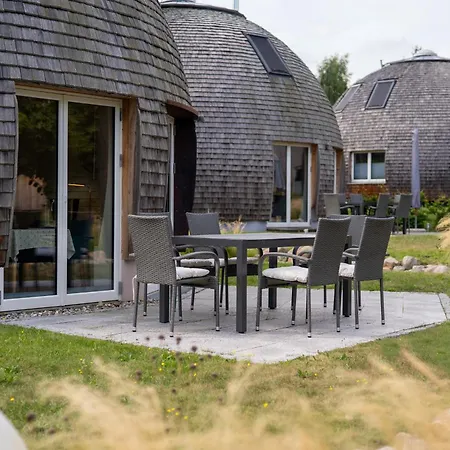 Feriehus Kugelhaus Kugellager - Besonderer Rueckzugsort In Runder Bauweise - Reduziert, Ruhig Und Naturnah Am Tollensesee