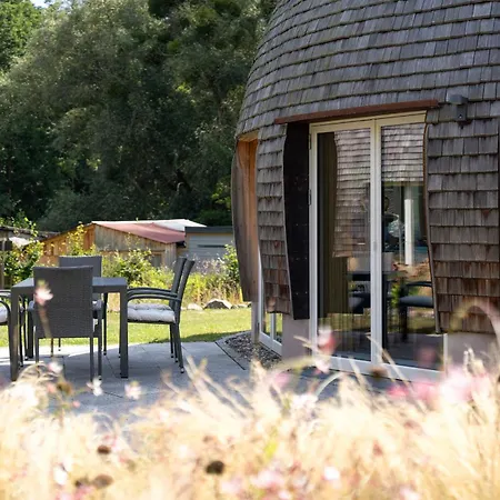 Feriehus Kugelhaus Kugellager - Besonderer Rueckzugsort In Runder Bauweise - Reduziert, Ruhig Und Naturnah Am Tollensesee Wustrow (Penzlin)