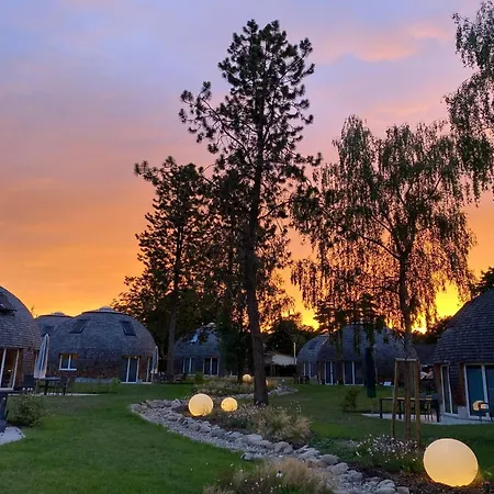 Ferienhaus Kugelhaus Kugellager - Besonderer Rückzugsort In Runder Bauweise - Reduziert, Ruhig Und Naturnah Am Tollensesee